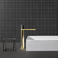 ANTONIO LUPI INDIGO Смеситель для раковины на 1 отверстие, однорычажный, высота 285 мм., ручка черная матовая, отделка: полированная натуральная латунь