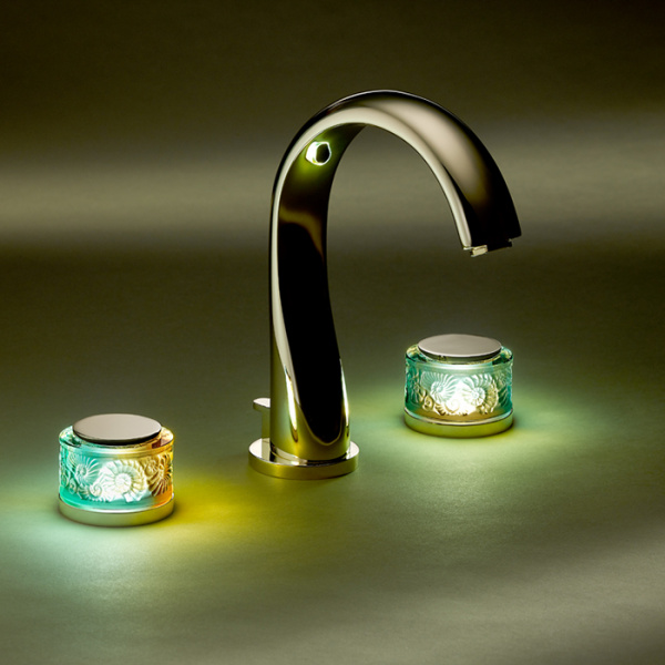 THG Island Смеситель для раковины на 3 отверстия, ручки с подсветкой, с донным клапаном, цвет: Soft gold