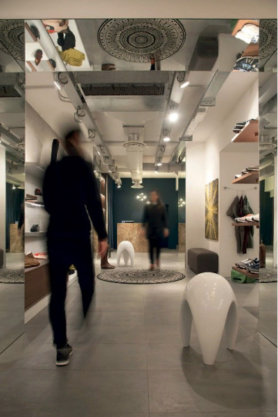 Kerasan Artwork Малый архитектурный декор для ванной: Стул на 3-х ножках &quotMOSCARDINO", Цвет: белый