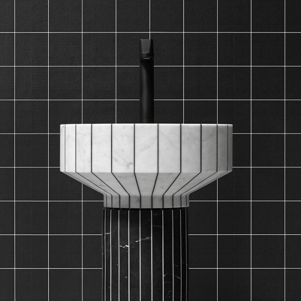 Antonio Lupi 024 Раковина 45х85 см, без отв., напольная, слив в пол, с сифоном, гибким шлангом и донным клапаном, пьедестал Nero Marquinia, цвет: Carrara