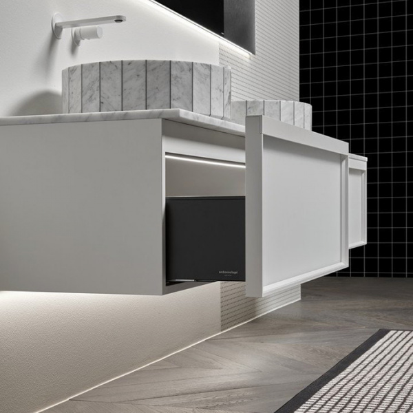 Antonio Lupi Bemade Комплект подвесной мебели с тумбами под раковину, двумя раковинами Carrara, зеркалом с подсветкой, 90 см, цвет: Bianco opaco