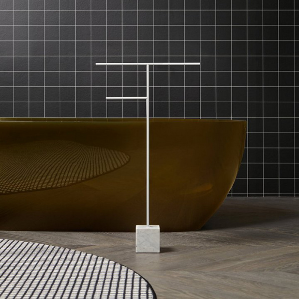 Antonio Lupi Bivio Полотенцедержатель напольный 80х45см., база из мрамора Carrara satinato, структура из латуни в отделке Bianco opaco