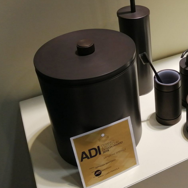 Bertocci Officina 01 Ведро мусорное с крышкой d20xh25см, напольное, цвет: черный матовый