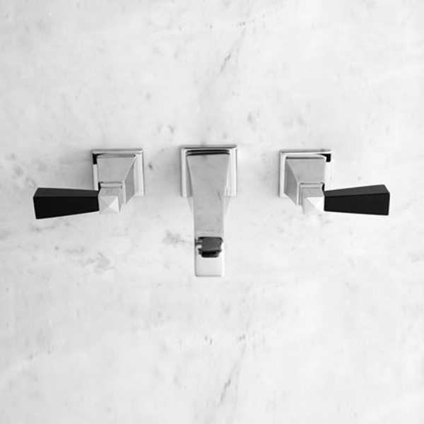 Devon&Devon Vip Time Смеситель для раковины настенный на 3 отв. ручки из черного хрусталя , цвет: хром