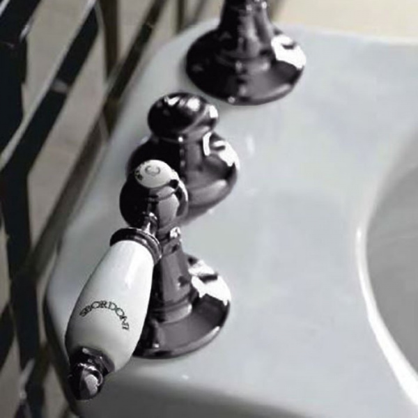 Sbordoni Livia Смеситель для биде на 3 отверстия, цвет: черный никель/белый