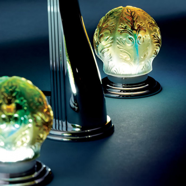 THG Flore Смеситель для раковины на 3 отверстия, ручки с подсветкой, с донным клапаном, цвет: хром